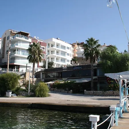 Bay View Apartment *