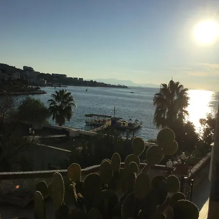 Bay View Apartment *